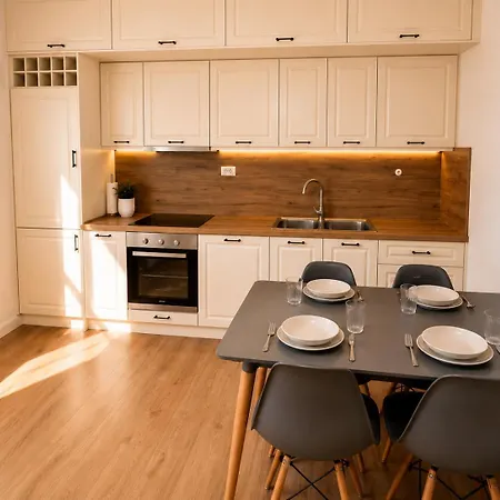 Group In The Heart Of Blloku Apartman Tirana